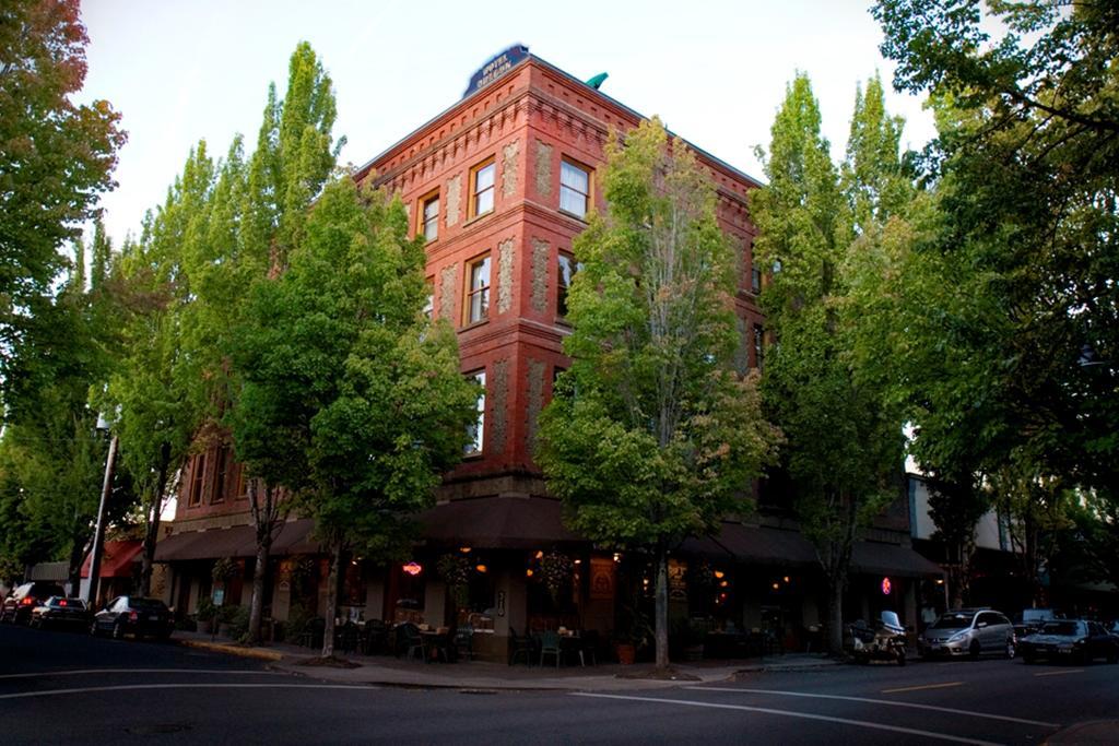 McMenamins Hotel Oregon McMinnville Esterno foto